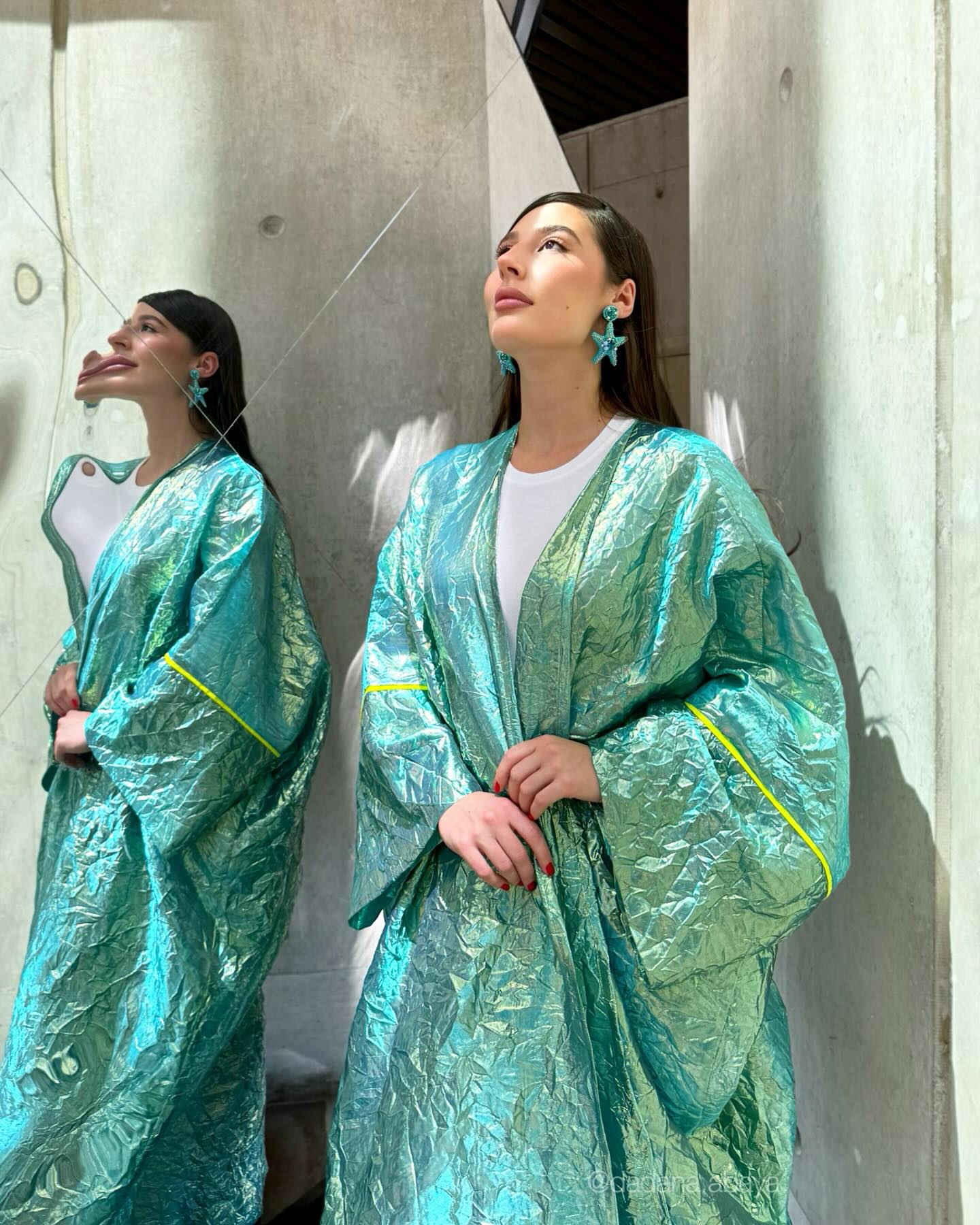 Mirror blue green abaya