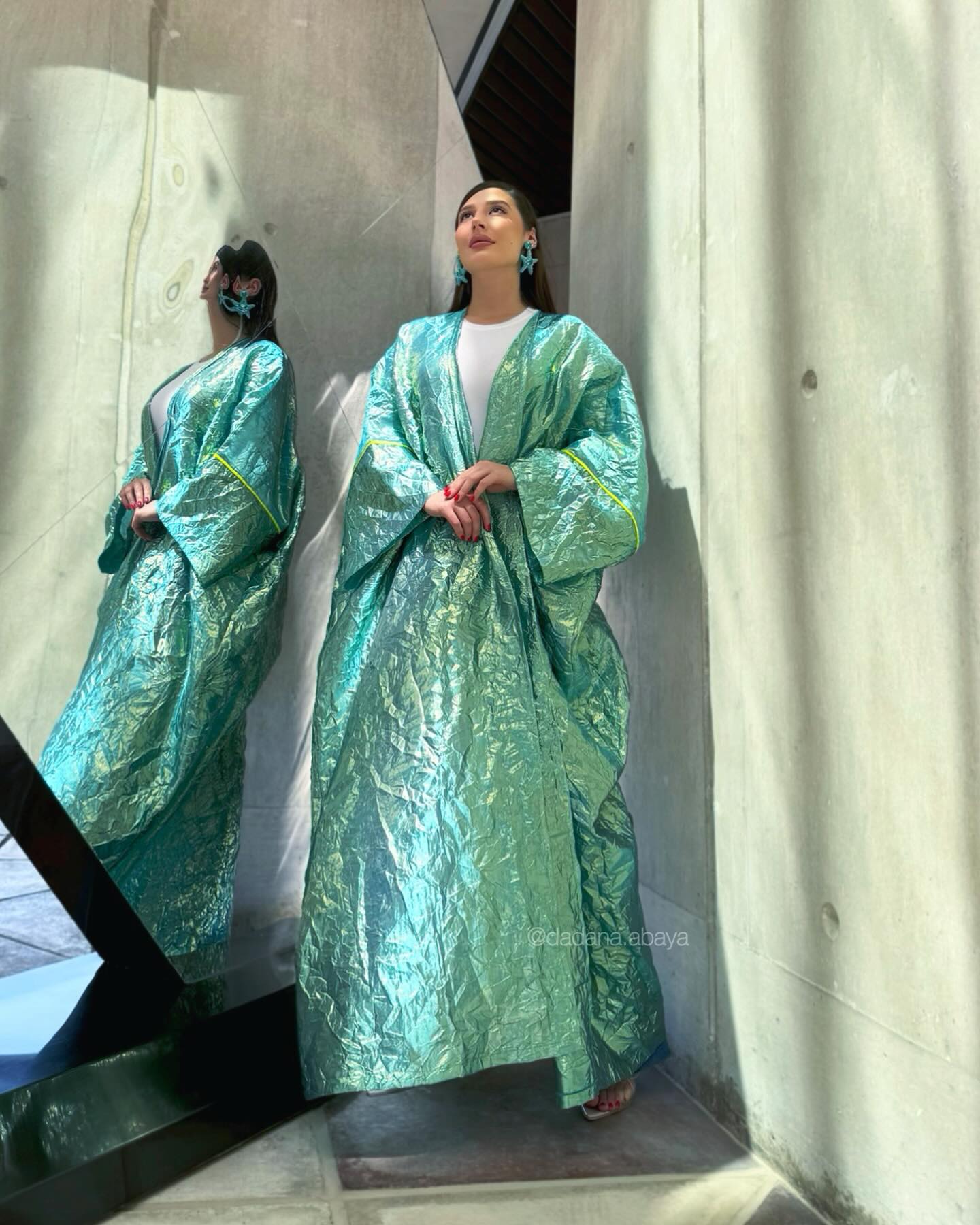 Mirror blue green abaya